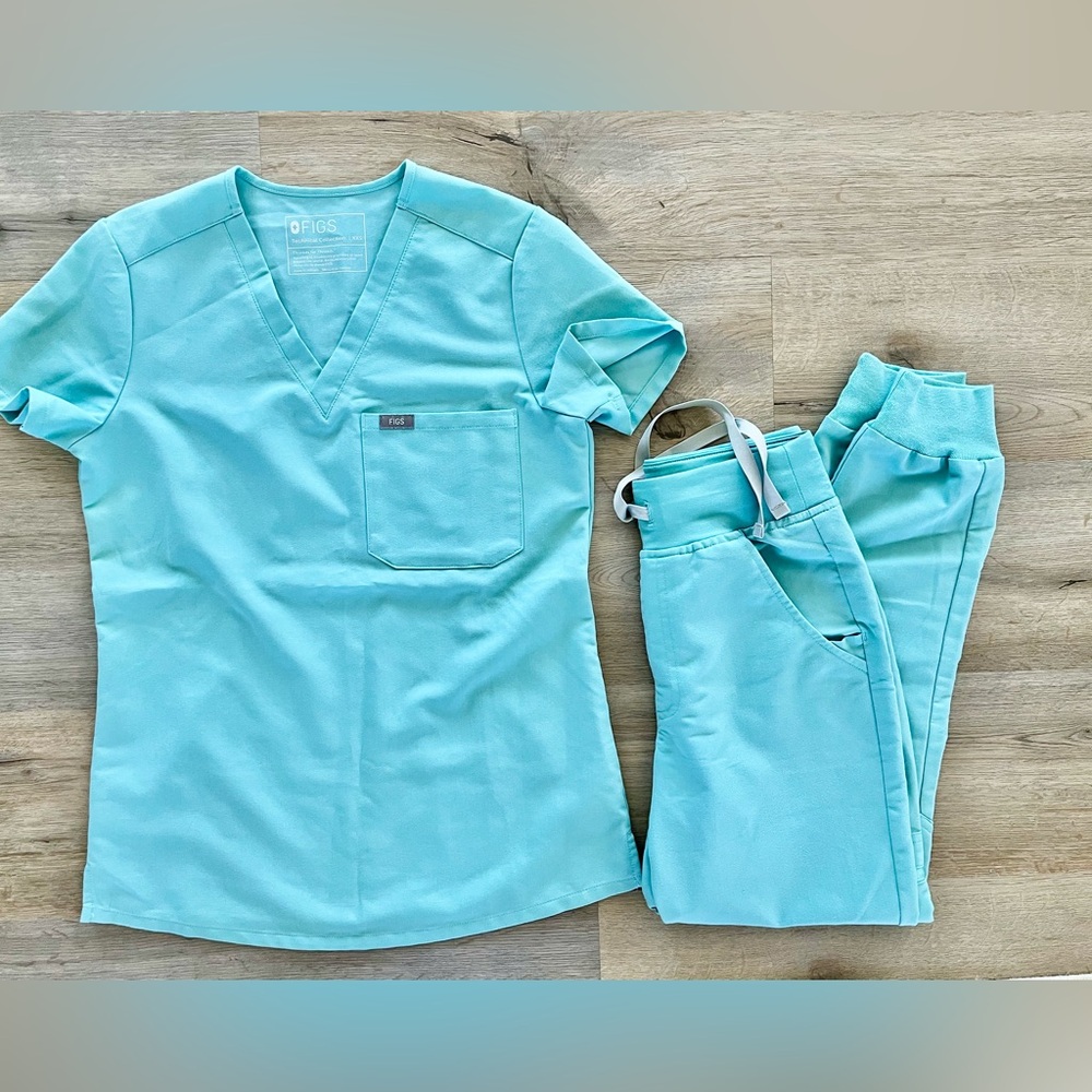 Seaglass Figs, scrub set Zamora joggers XXS petite and Catarina one pocket top